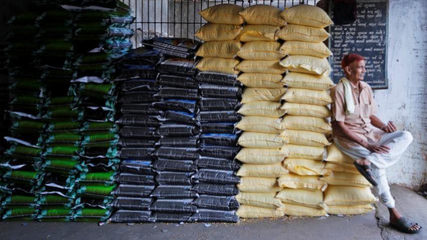 wholesaleinflationrisesto30monthhighof525%